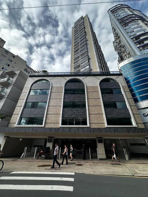 Ape Bc Otima Localizacao 4min A Pe Da Garagem Office 4 Com Ar-condicionado Portaria 24h Apartment